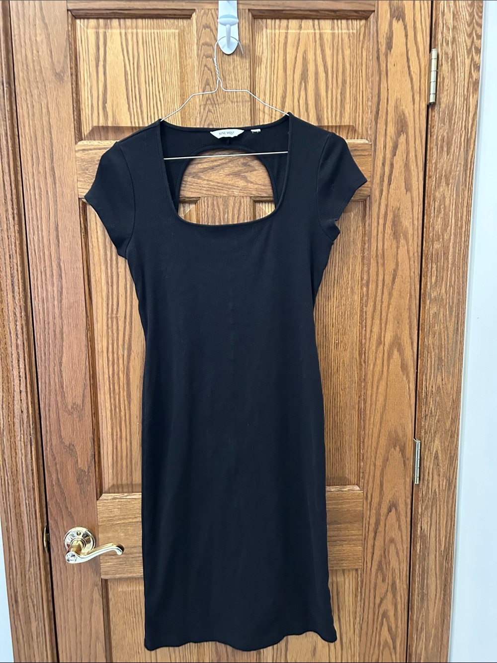 Nine West Black Scoop-Cut Short Sleeve Midi Dress